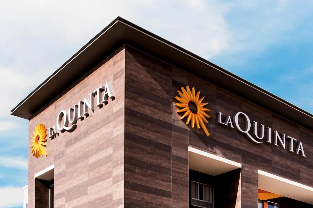 La Quinta Inn & Suites By Wyndham San Antonio Seaworld Lafb エクステリア 写真