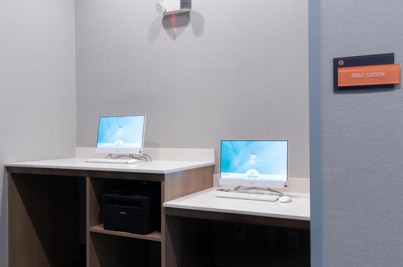 La Quinta Inn & Suites By Wyndham San Antonio Seaworld Lafb エクステリア 写真