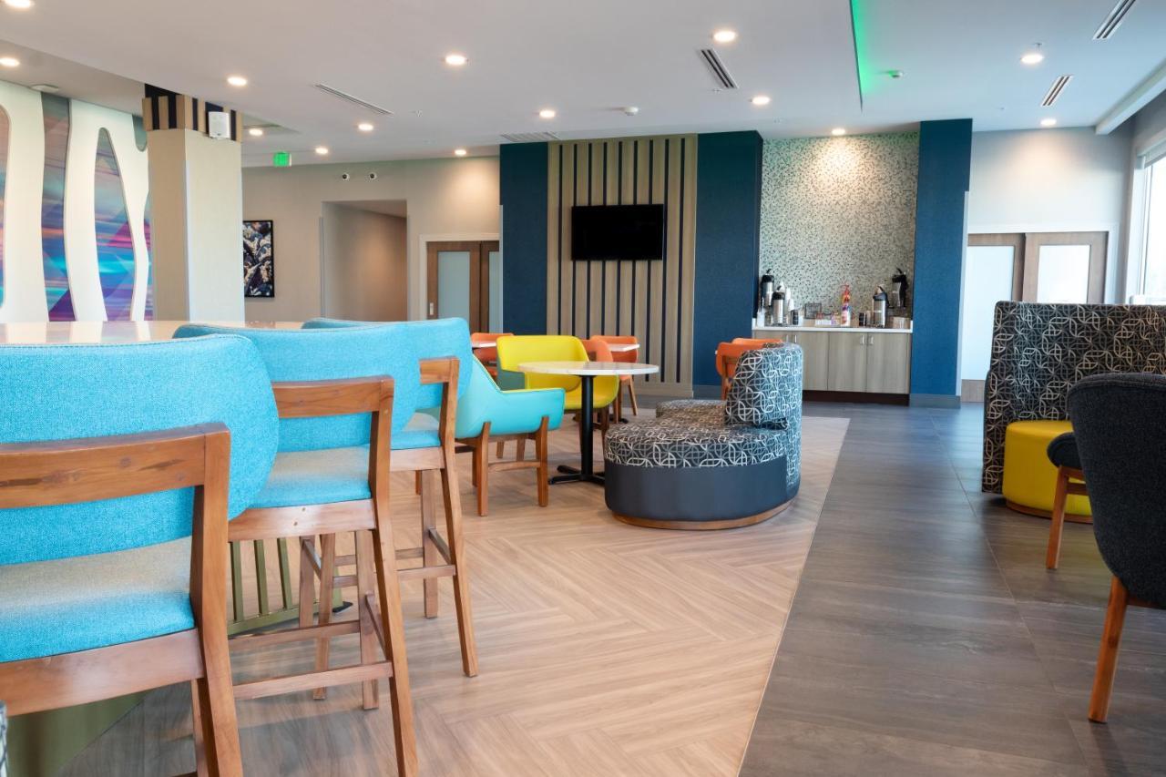 La Quinta Inn & Suites By Wyndham San Antonio Seaworld Lafb エクステリア 写真