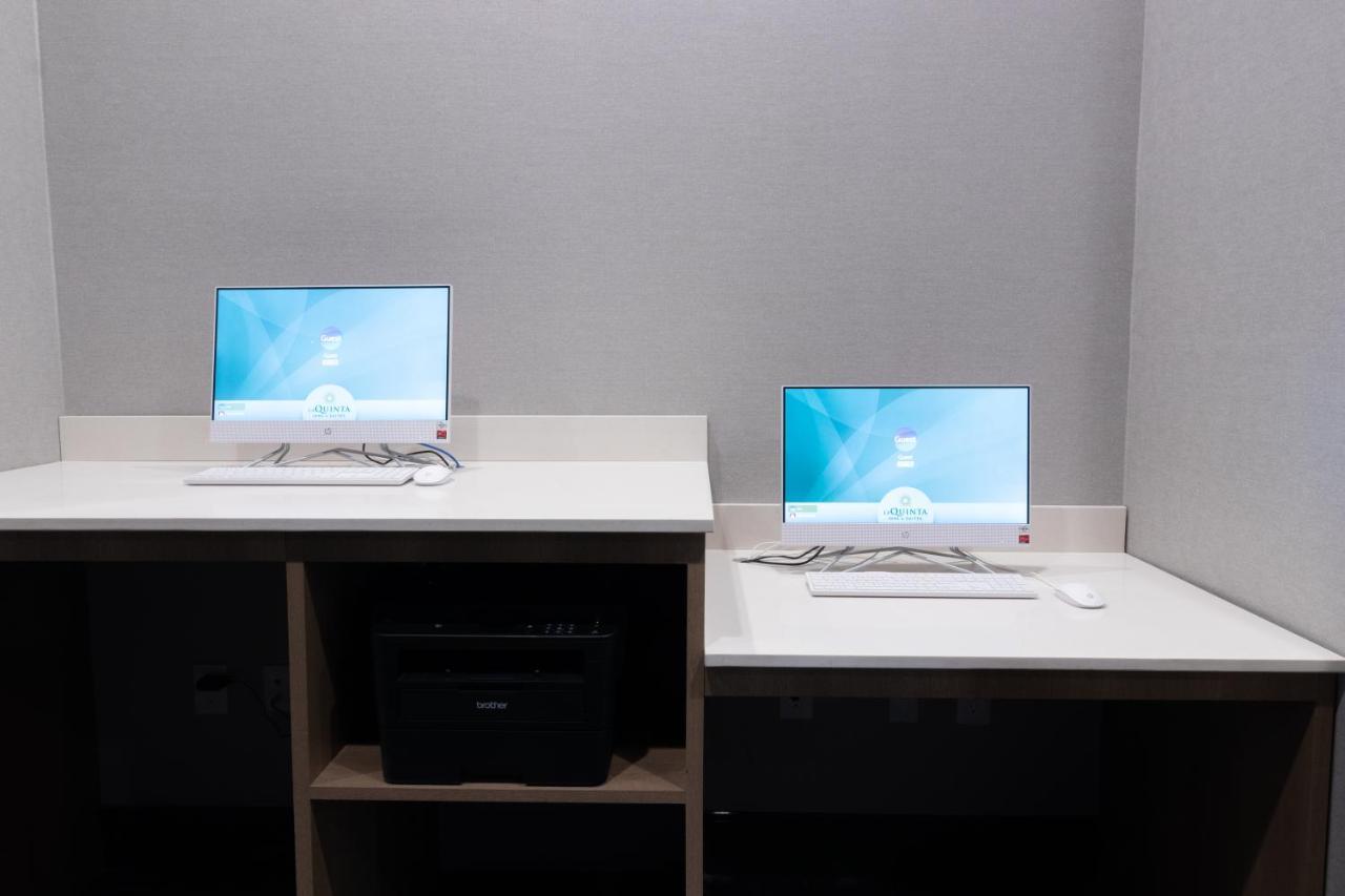 La Quinta Inn & Suites By Wyndham San Antonio Seaworld Lafb エクステリア 写真