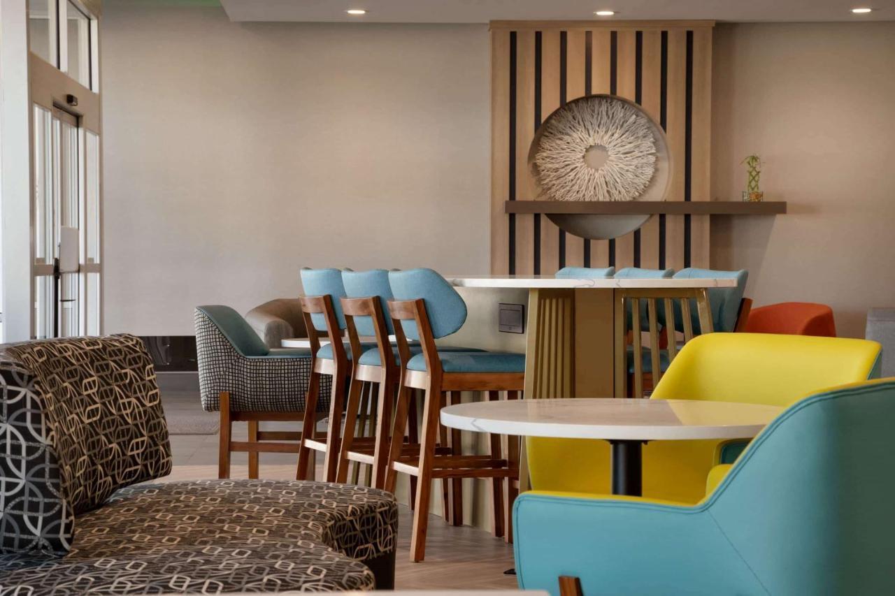 La Quinta Inn & Suites By Wyndham San Antonio Seaworld Lafb エクステリア 写真