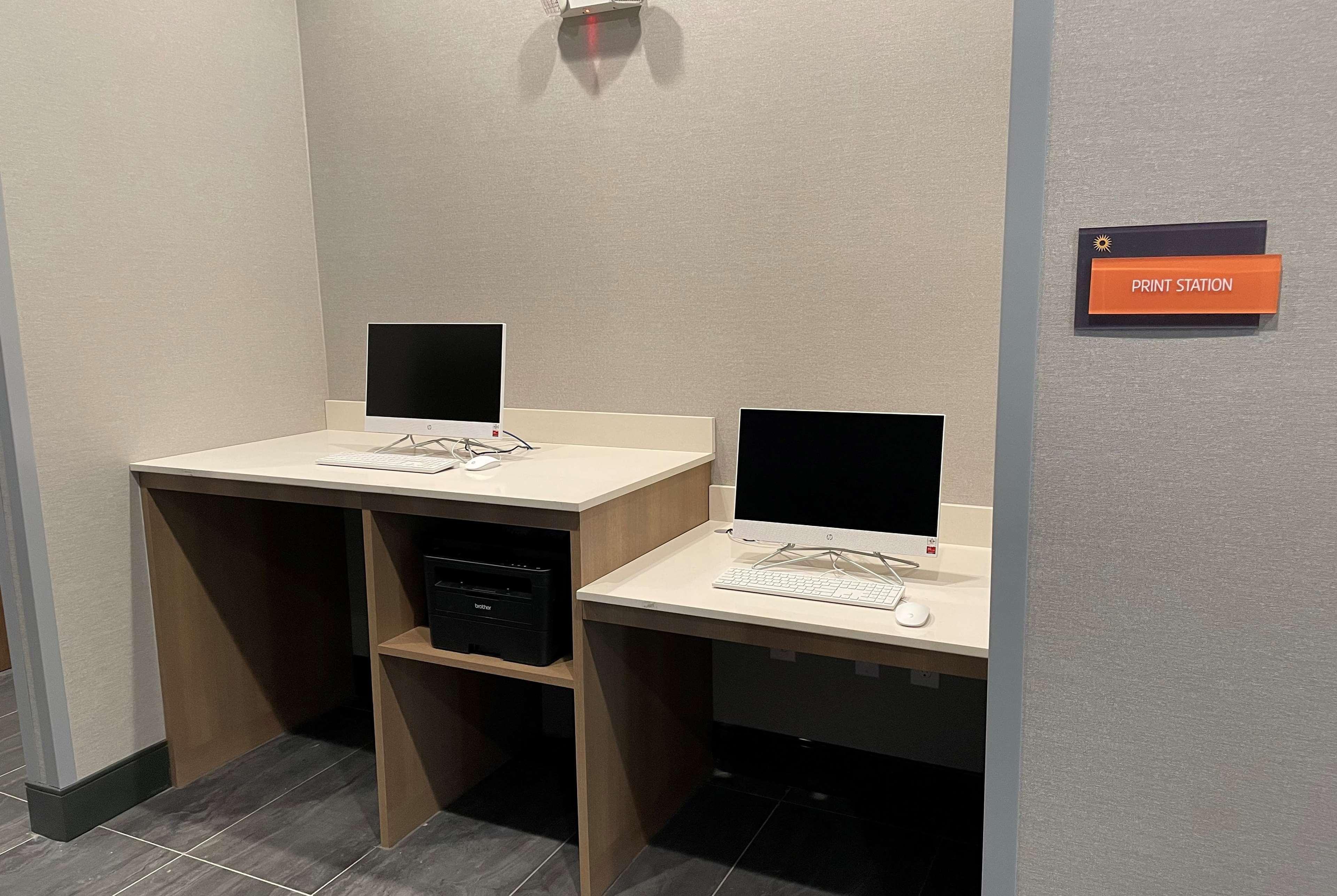 La Quinta Inn & Suites By Wyndham San Antonio Seaworld Lafb エクステリア 写真
