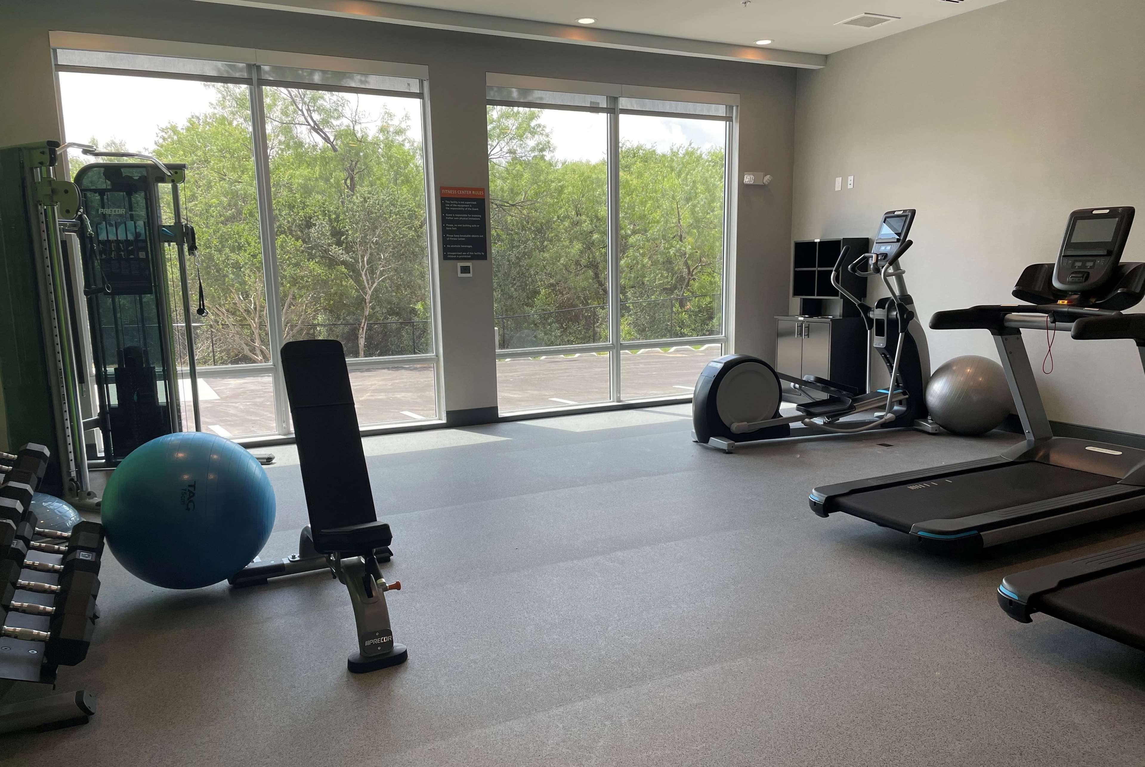 La Quinta Inn & Suites By Wyndham San Antonio Seaworld Lafb エクステリア 写真