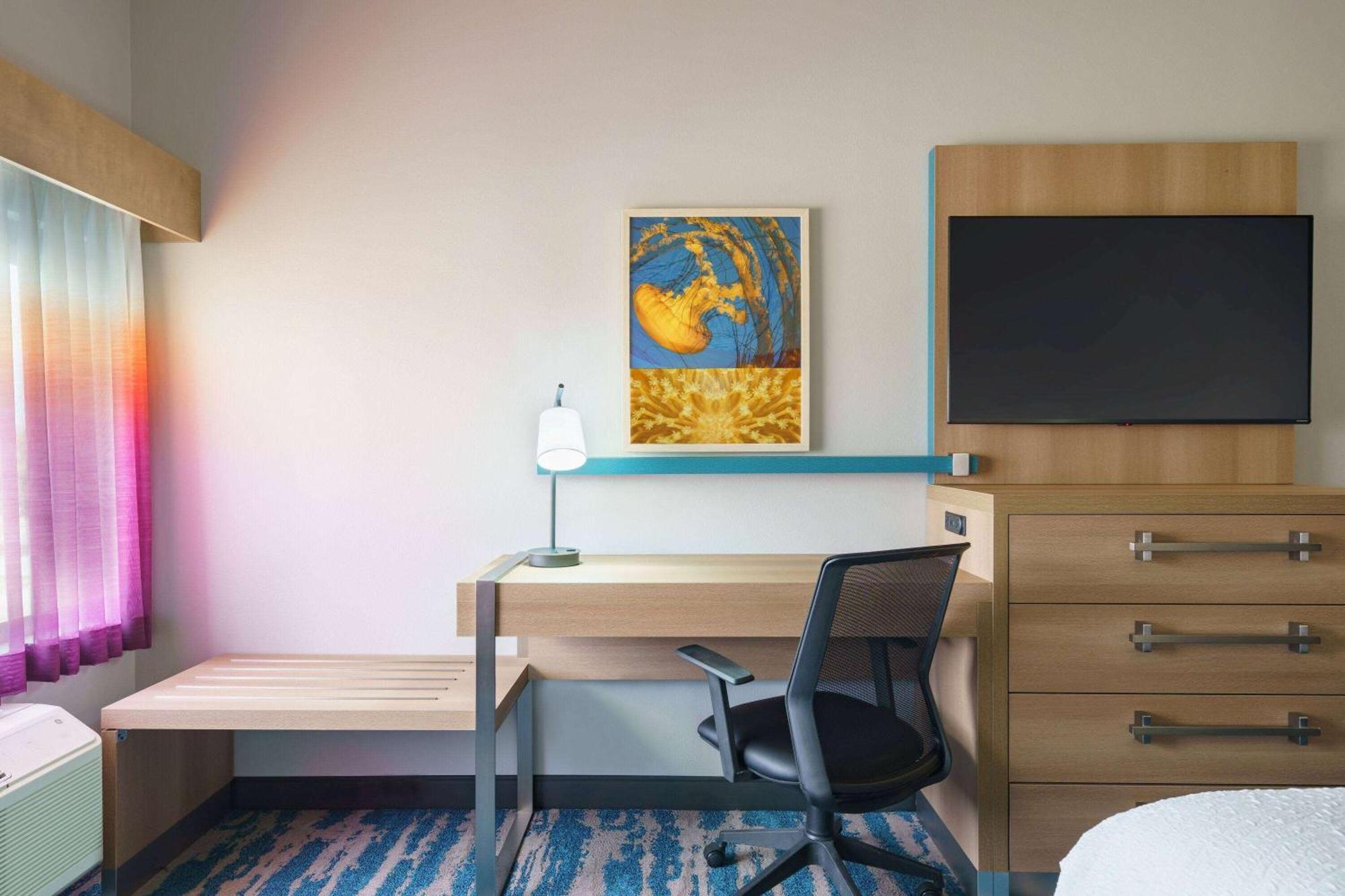 La Quinta Inn & Suites By Wyndham San Antonio Seaworld Lafb エクステリア 写真