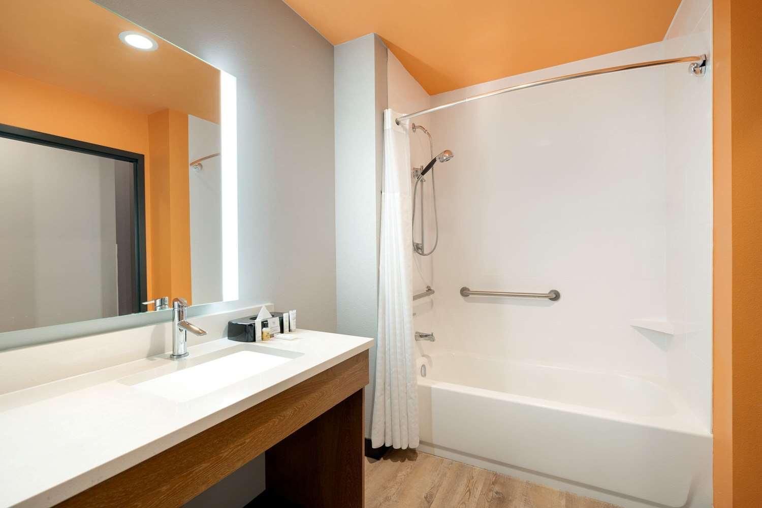 La Quinta Inn & Suites By Wyndham San Antonio Seaworld Lafb エクステリア 写真